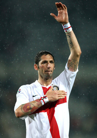 第四次，曼联错失进入欧冠区的机会。（曼联第4次错失欧冠区席位）