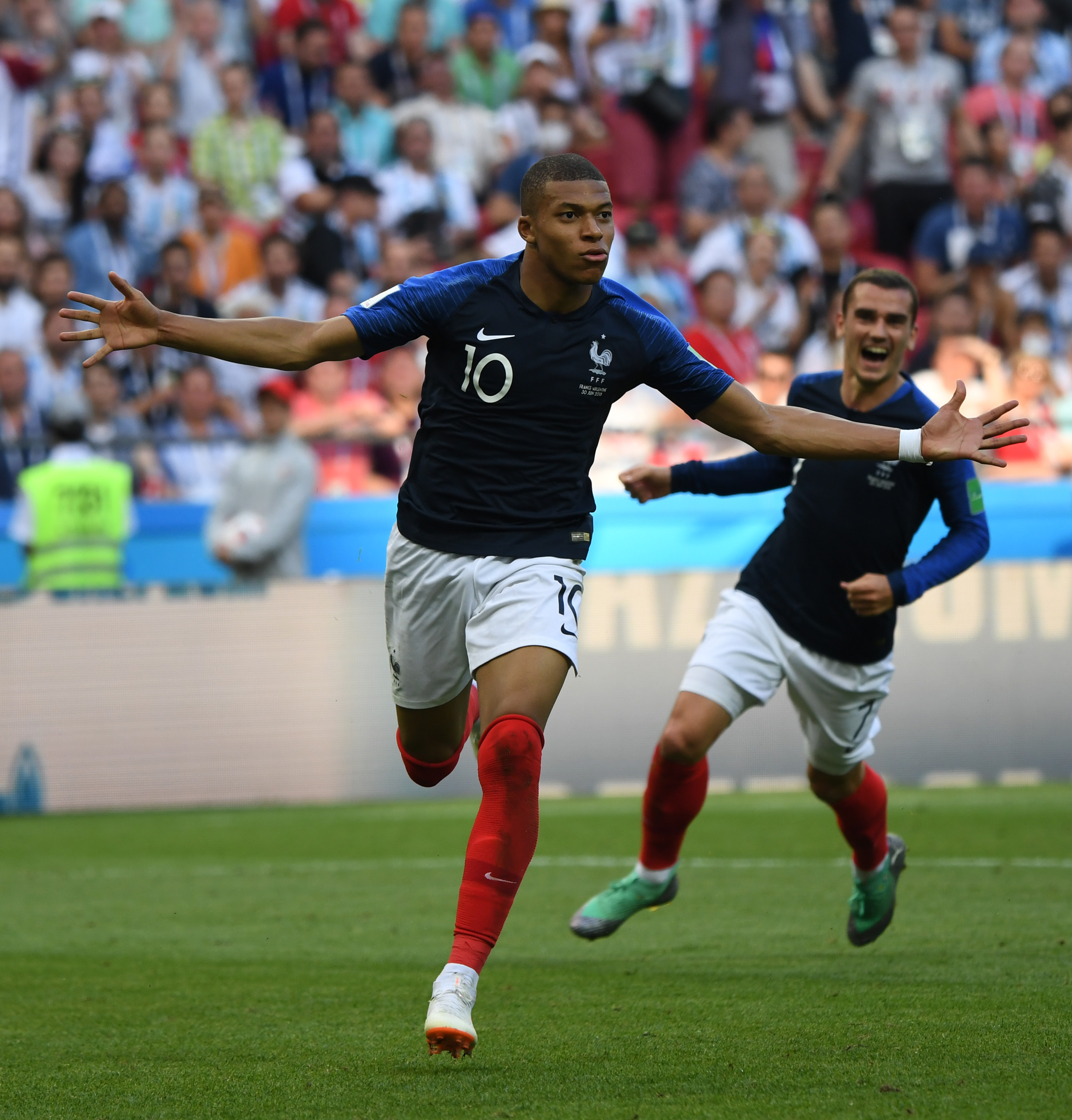 拒绝败人品！国米5-1晋级藏大招，20岁新星双响，新援用进球堵住质疑声