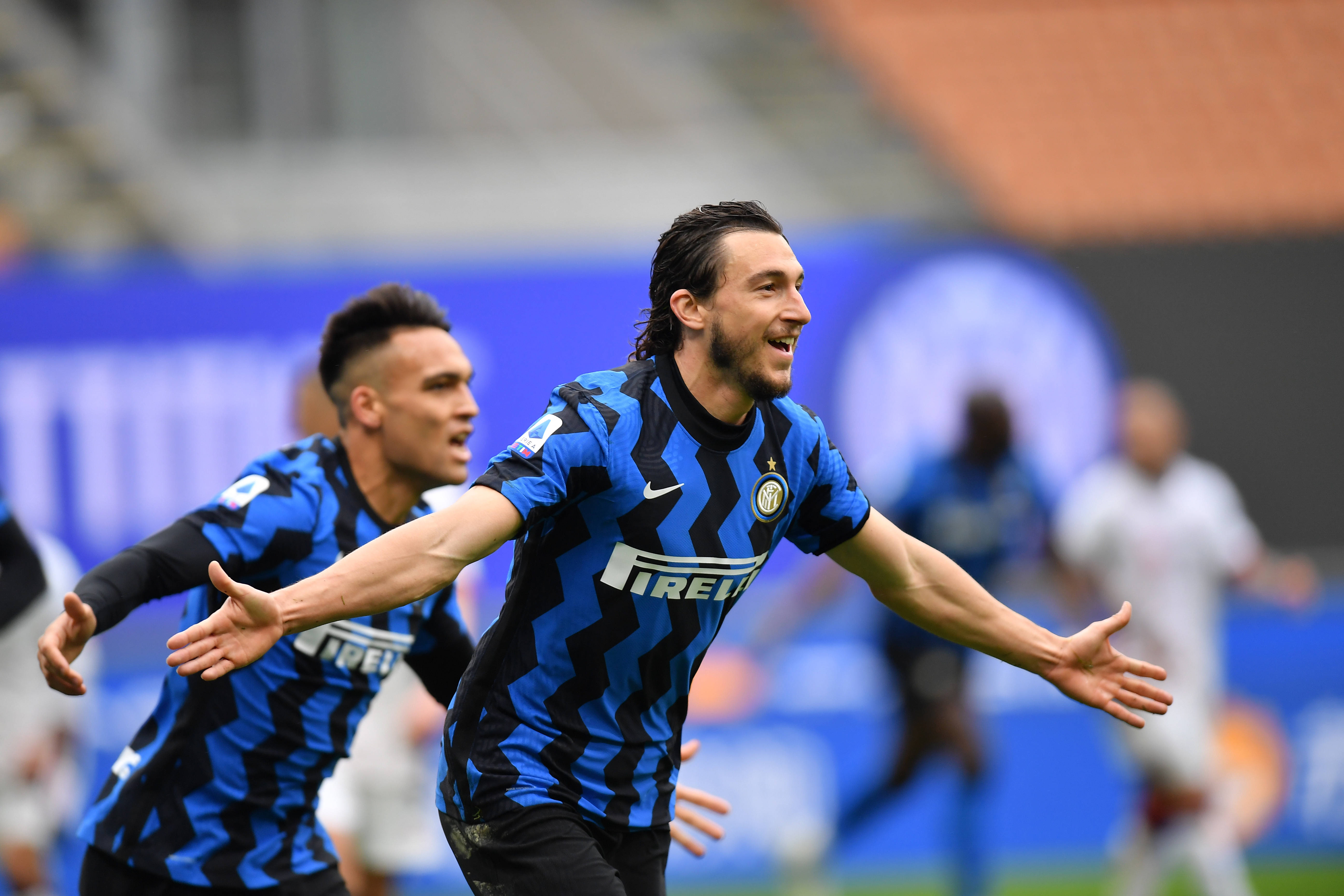 米多指责利物浦种族歧视萨拉赫，称杰拉德未受同等对待