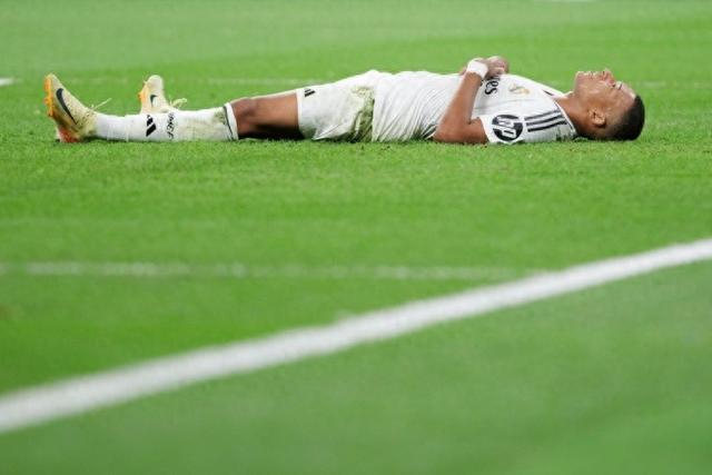 03-04赛季以来，埃弗顿第2次在英超主场的上半时0射门（自2003-04赛季以来，埃弗顿仅第2次在英超主场上半场0射门）