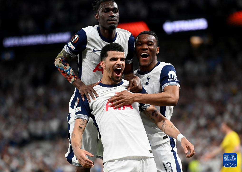 记者：斯图加特开始谈法比奥-维埃拉，阿森纳要价3000-3500万（记者称斯图加特启动引进法比奥-维埃拉的谈判，阿森纳标价3000至3500万）