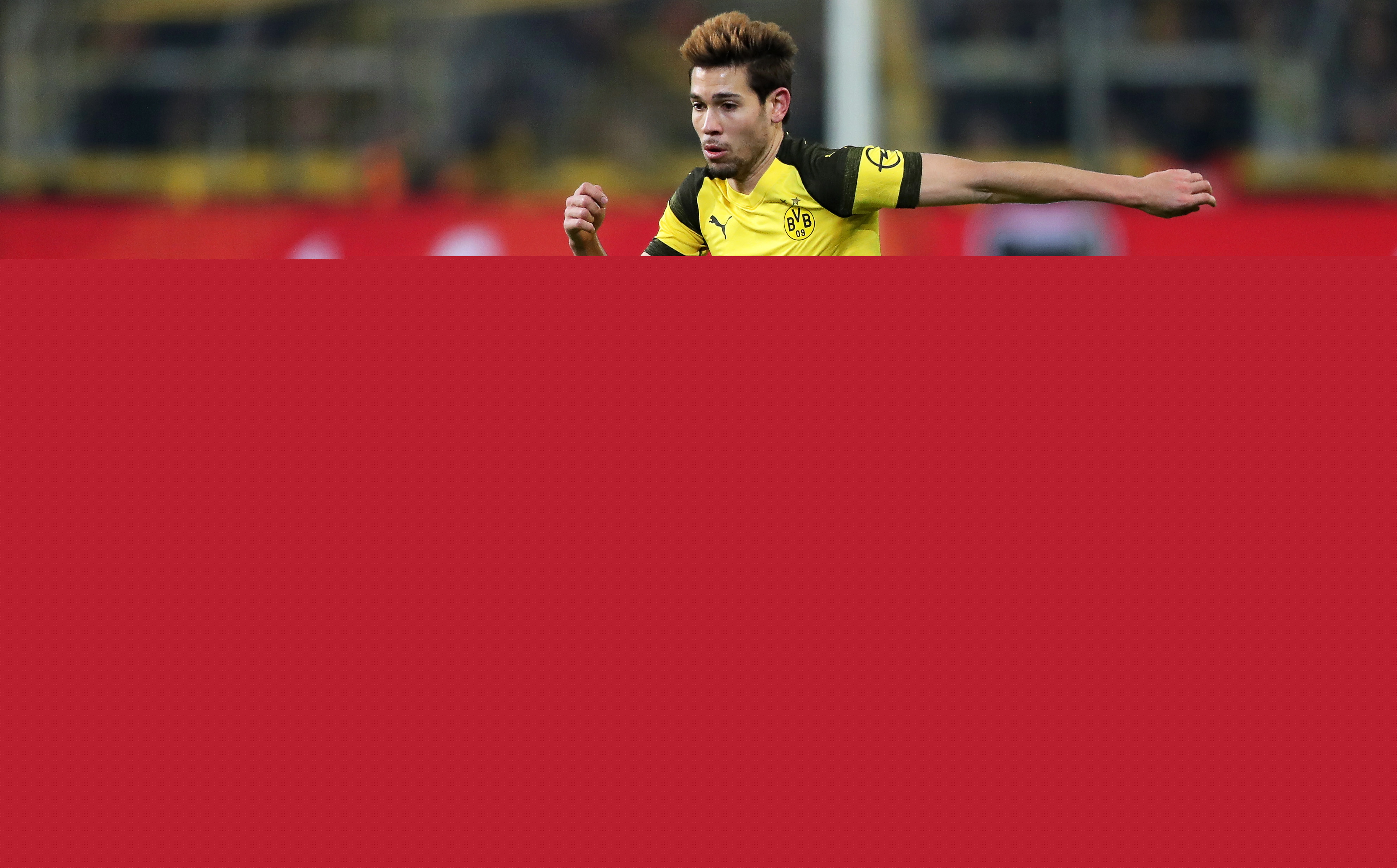 姆本扎：我和铁人签了两年合同，下赛季在中超继续为铁人效力（姆本扎：与铁人签两年合约，下赛季继续在中超为铁人出战）