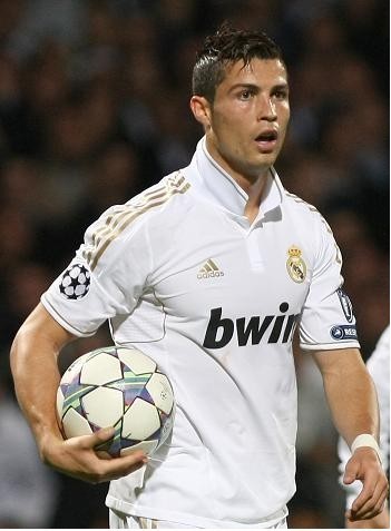 官方：苏格兰裁判沃尔什将执法欧冠第6轮拜仁vs葡体（官方确认：苏格兰裁判沃尔什将吹罚欧冠第6轮拜仁战葡体）