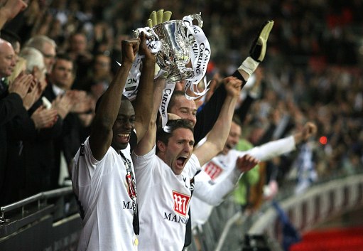 肖赧谈中超赛程安排：倒数第二轮不同时开球这一点就挺业余（肖赧批评中超赛程：倒数第二轮未同时开球显得很业余）