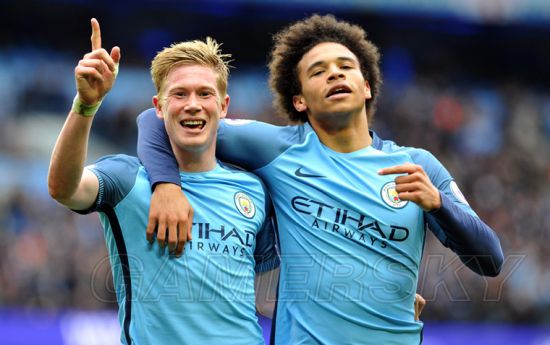 F1收官战正赛：维斯塔潘虽夺冠但无缘WDC；诺里斯加冕世界冠军（F1赛季收官：维斯塔潘夺分站桂冠却无缘车手年度王座，诺里斯加冕世界冠军）