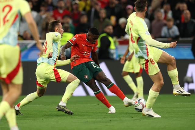 记者：缺席友谊赛，谢什科已经告诉队友们他将离队（记者：谢什科缺席友谊赛，已向队友表明将离队）