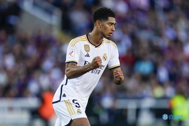 记者：对和俱乐部有分歧但最终留队的球员，球迷应该宽容一点（记者：球员与俱乐部有分歧仍选择留队，球迷应多些包容）