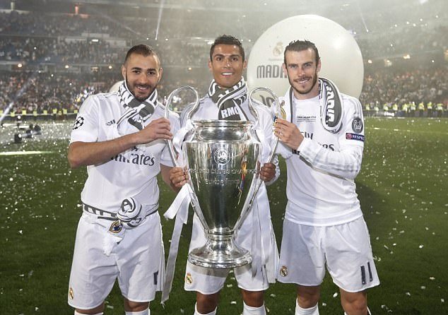 钟义浩：离冠军奖杯就那么近，现在还是难以平复自己的心情（钟义浩：冠军近在咫尺，如今仍难以平复心绪）