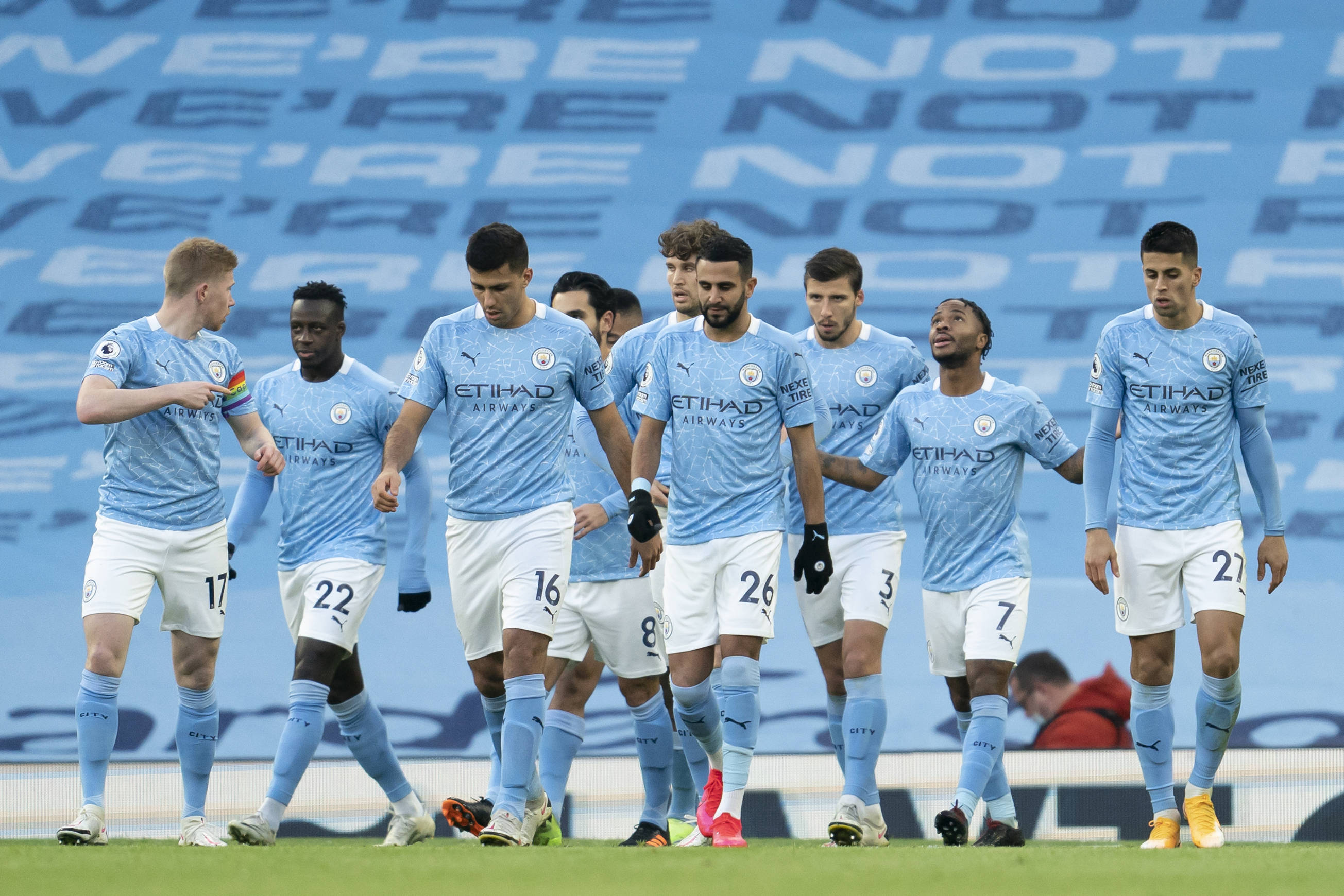 皇家马德里在圣马梅斯的闪耀之夜：逐一点评球员表现（圣马梅斯见证皇马高光时刻：逐个盘点球员发挥）