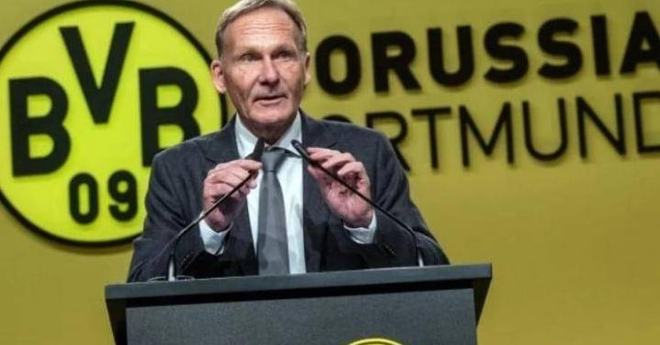 太阳报：英超想本赛季引入裁判摄像头，联盟将要求俱乐部同意（太阳报：英超拟本赛季启用裁判佩戴摄像头，需经各俱乐部同意）