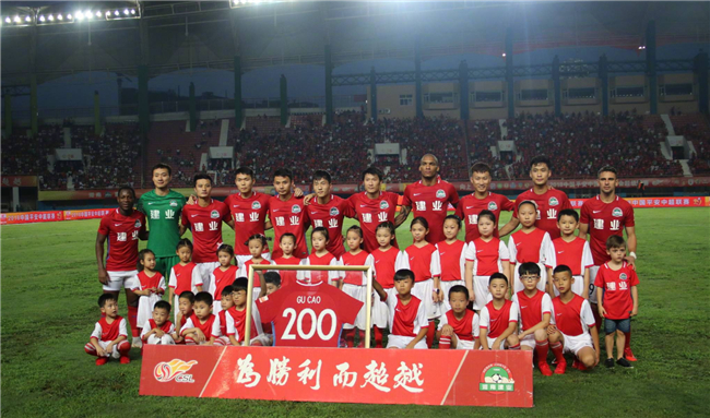 记者：西海岸外援戴维森返回巴西接受鼻梁手术，恢复期3个月（记者称西海岸外援戴维森回巴西进行鼻梁手术，预计三个月康复）