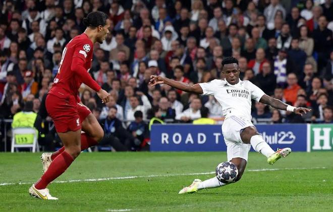 蒂亚戈·席尔瓦：有人在曲解我本意，我回欧洲踢球是为了孩子（蒂亚戈·席尔瓦澄清：回欧洲踢球只为孩子，外界误解了我）