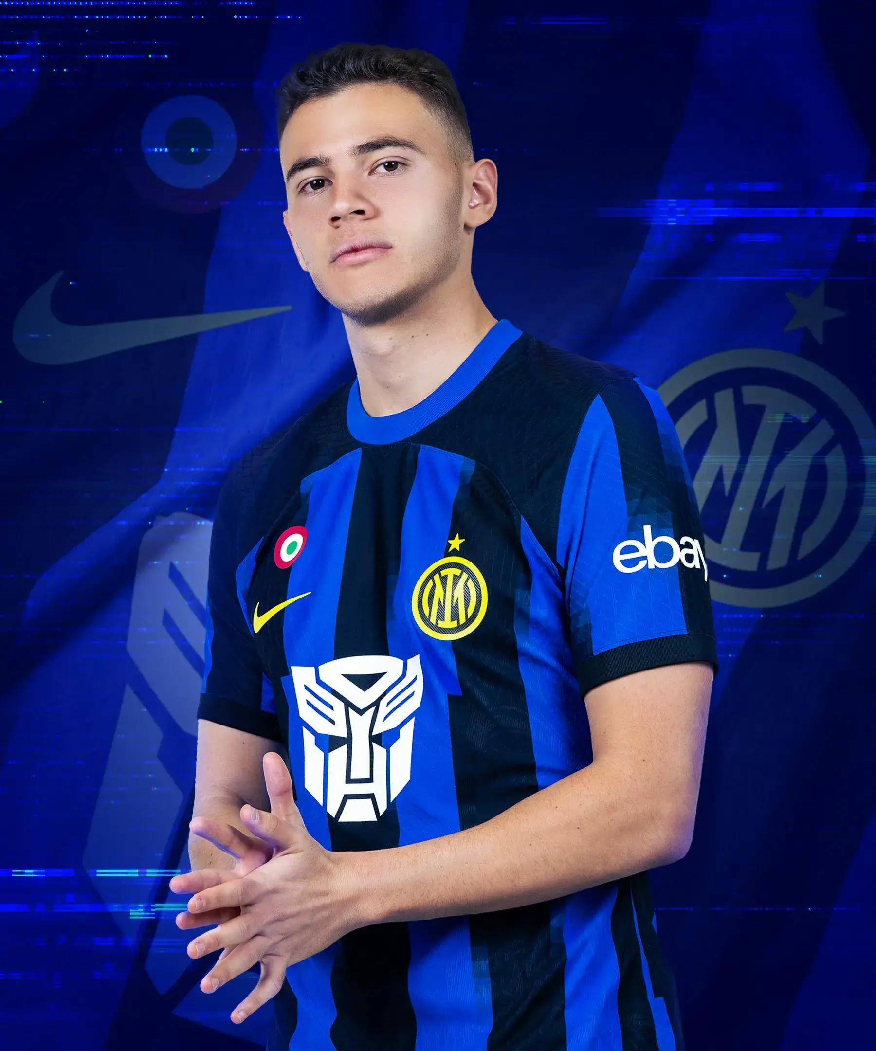 佩莱格里尼：塞维利亚落后时球迷往球场投掷杂物，这样不对（佩莱格里尼批评塞维利亚球迷：球队落后就向场内投掷杂物是不对的）