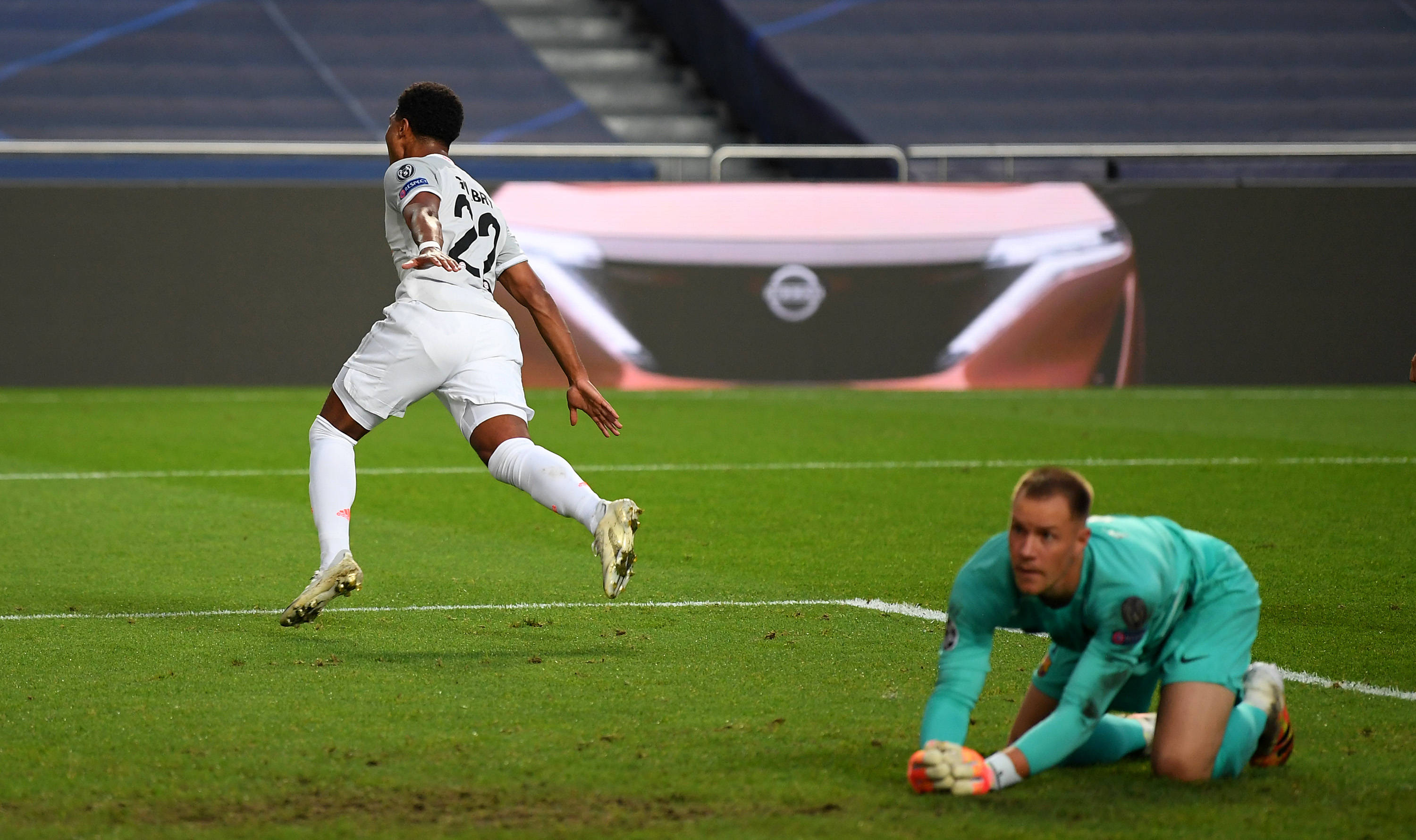 巴萨迎来疯狂十二月，团队成长关键期