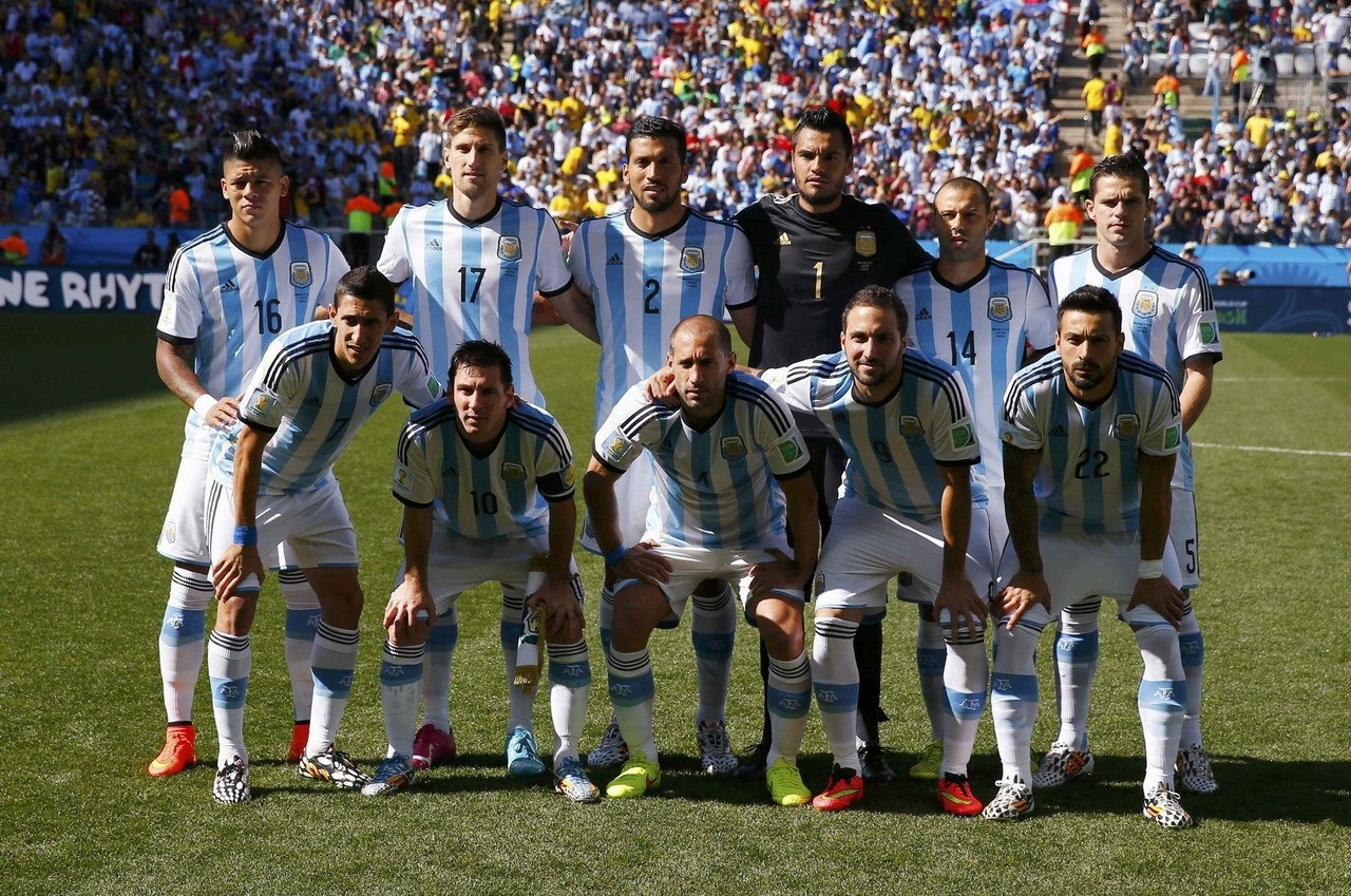 曼市双雄6500万镑争夺战，塞梅尼奥拒绝热刺邀约（曼市双雄掀6500万镑抢人战，塞梅尼奥拒绝热刺报价）