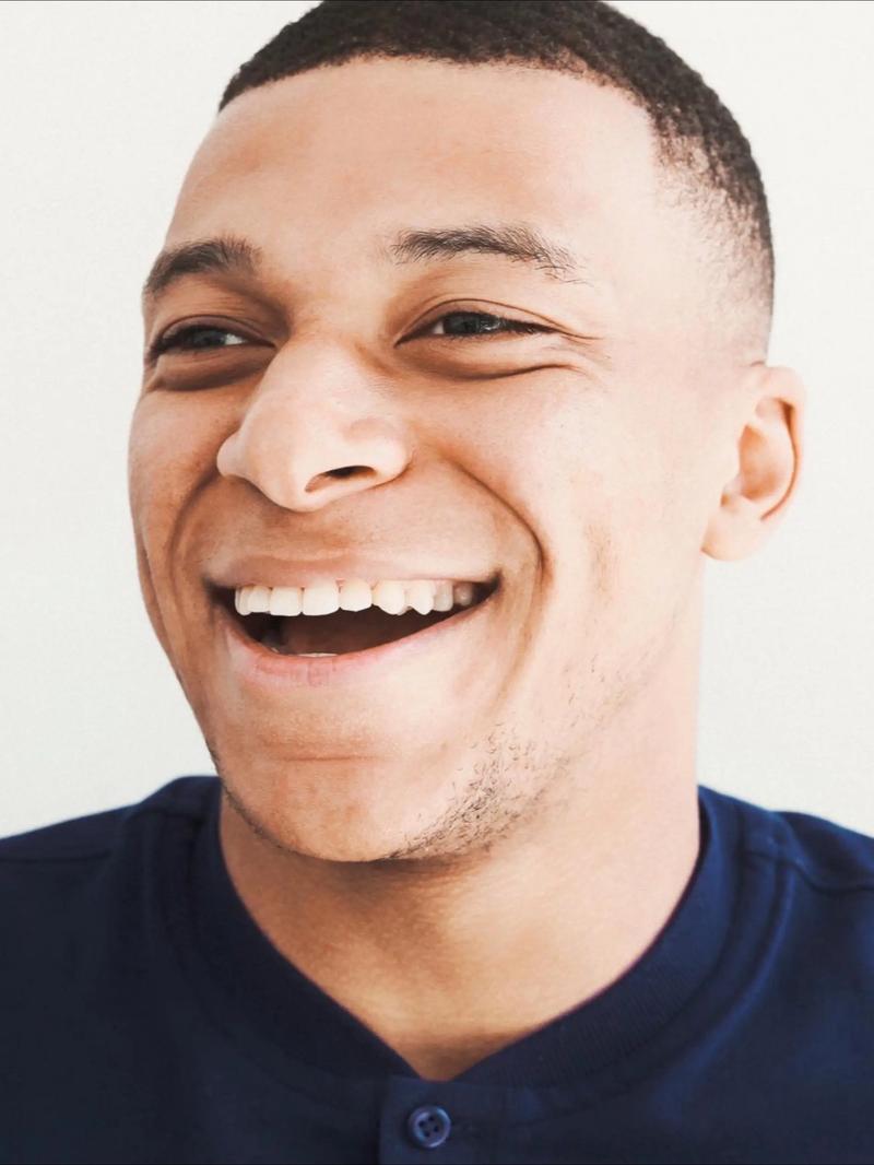 判若两队，武汉三镇前14轮5胜3平6负，后16轮1胜4平11负（两极反差！武汉三镇前14轮5胜3平6负，后16轮仅1胜4平11负）