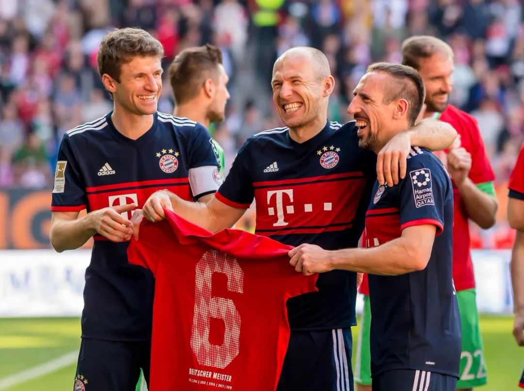 亚特兰大vs热那亚首发：卢克曼替补！德凯特拉雷、卡博尼在列（亚特兰大战热那亚首发出炉：德凯特拉雷、卡博尼入选，卢克曼替补待命）